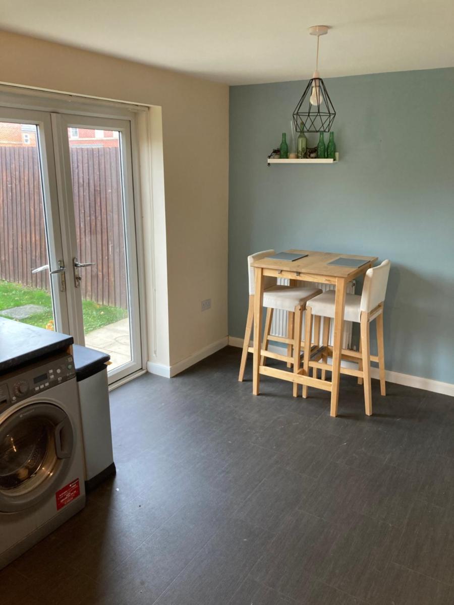 Cheerful Home FOR FOOTBALL, DOCKS AND CITY CENTRE - Housity