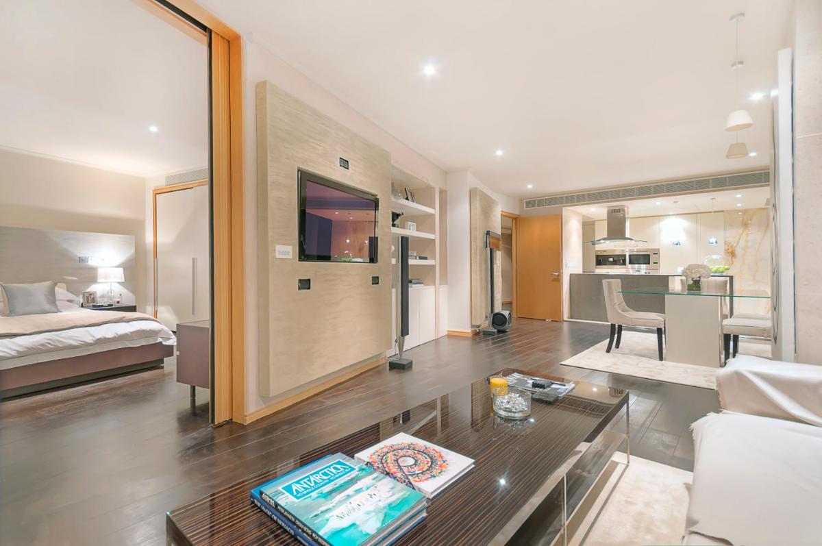 Hi-End 2BR, 2BR Apt, Heart of Canary Wharf - West India - Housity