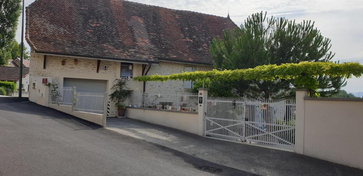 Le(s) Nichoir(s) Pusignieu - Housity
