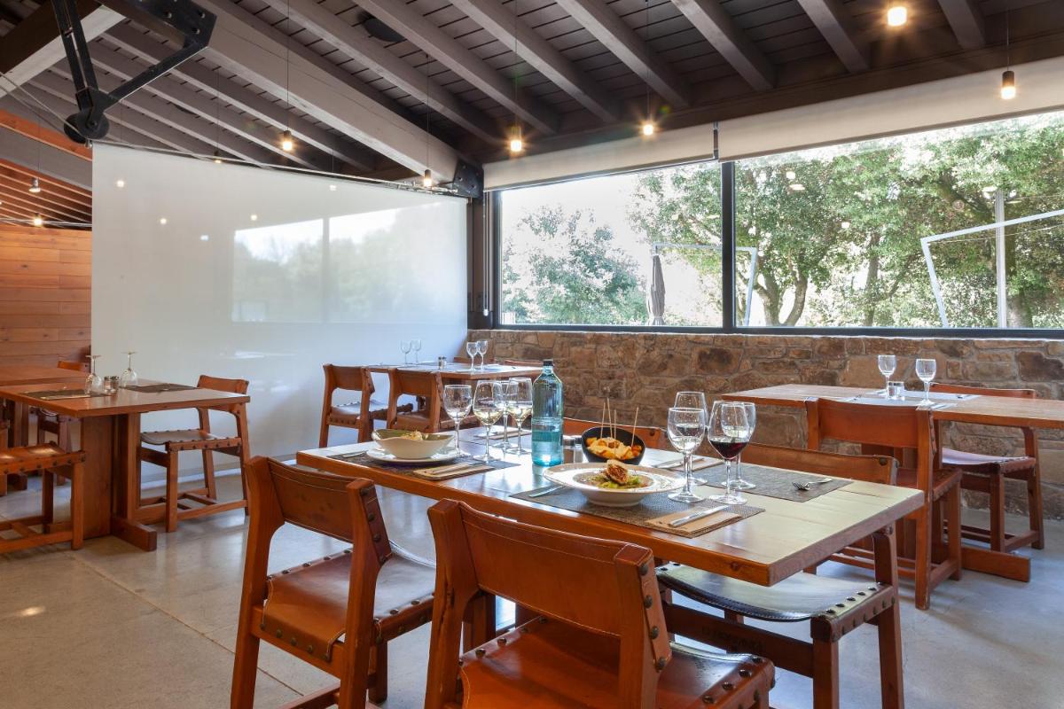 Un restaurante o sitio para comer en Montanyà