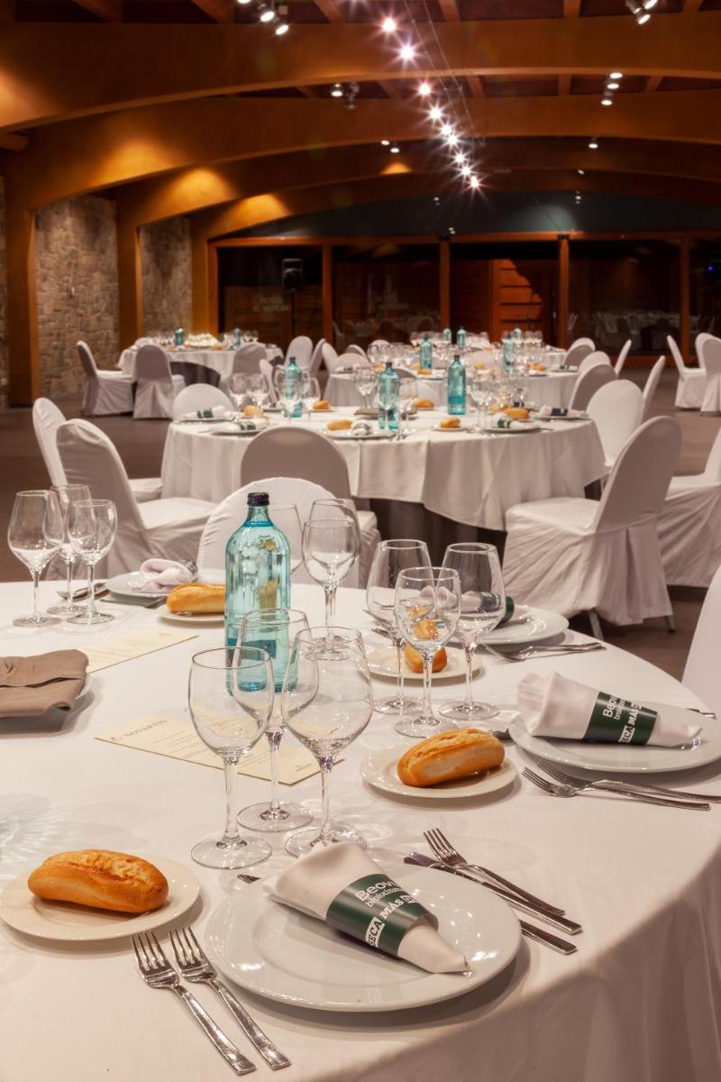 Un restaurante o sitio para comer en Montanyà