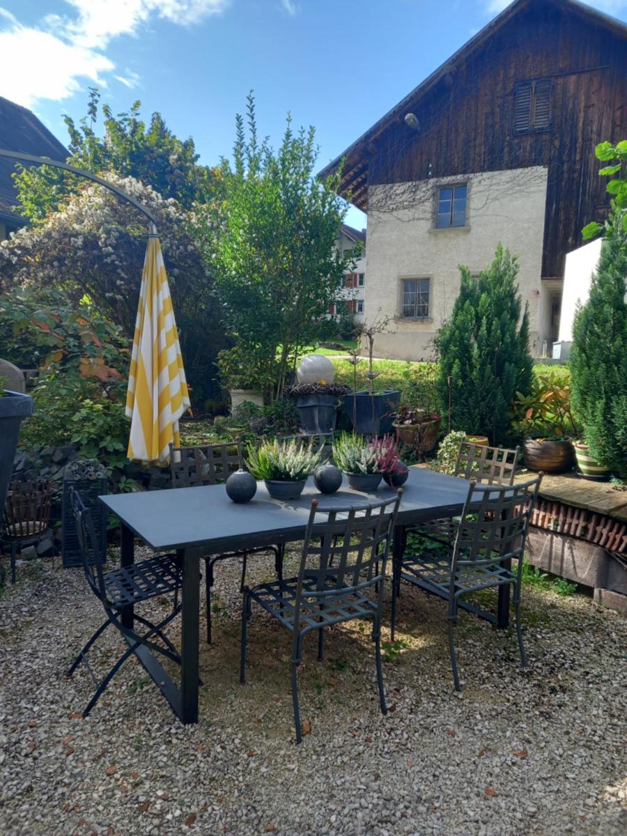 Airport Zürich Elwiras B & B - Housity