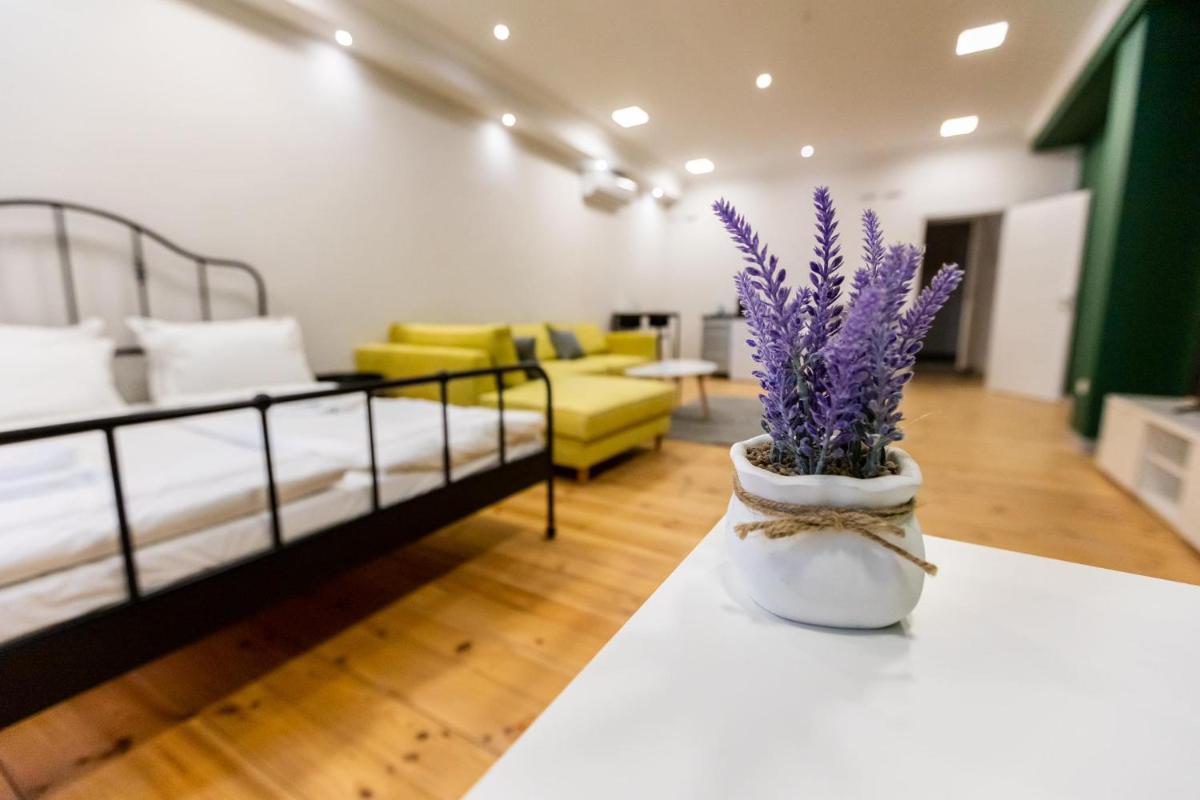 Saffron Guest House - Housity