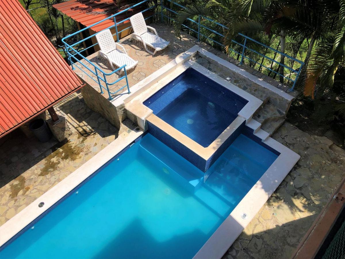 Green Sierra By Hospedify - Villa campestre con Piscina, Patio, BBQ, Jacuzzi, Billar, Gazebo para 16 personas - Housity