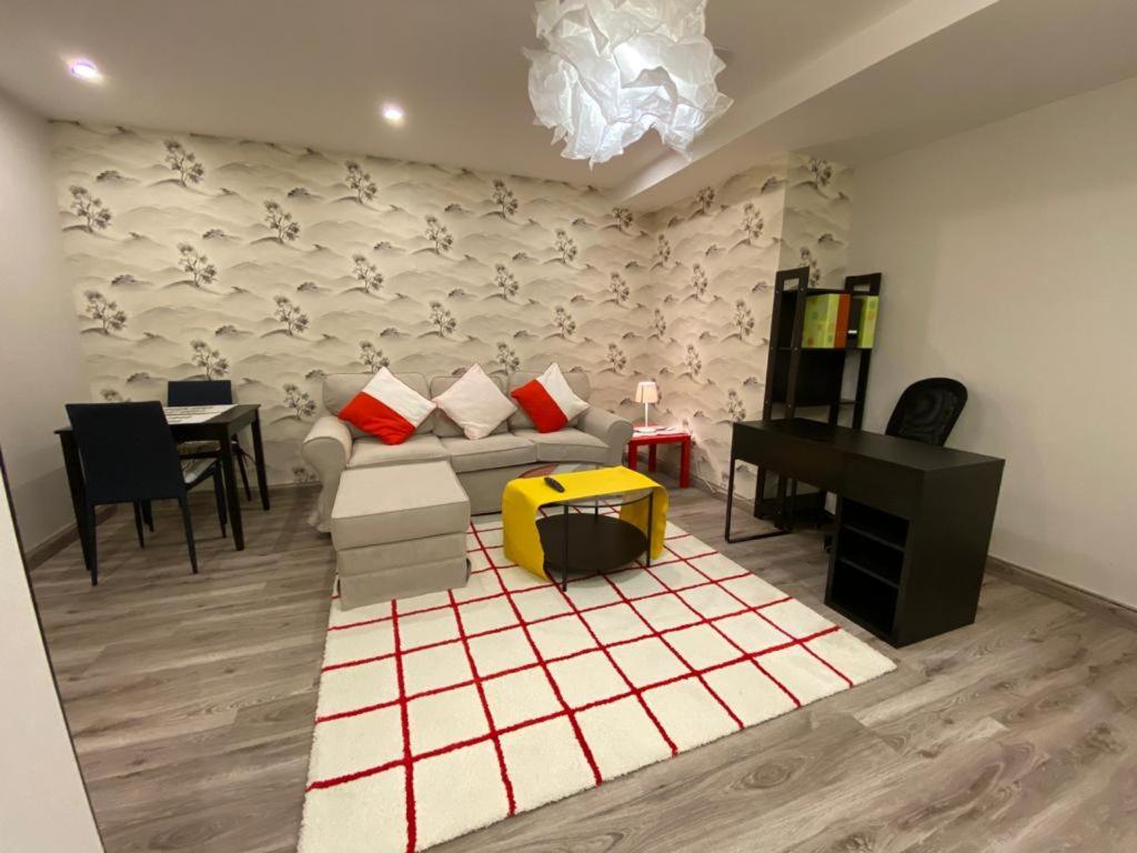 snow home apartments - Housity