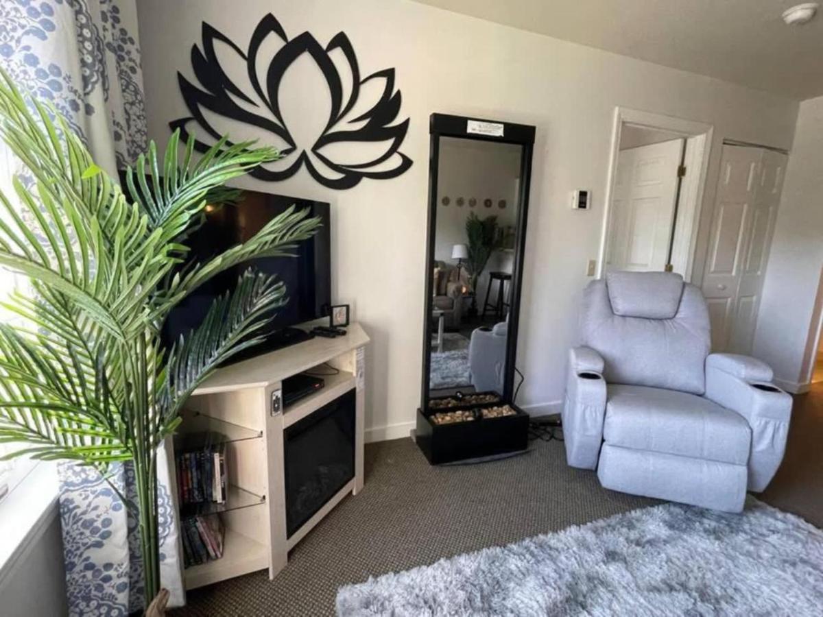 Gorgeous New Zen Suite Sleeps 4-Ski On Off Jiminy - Housity