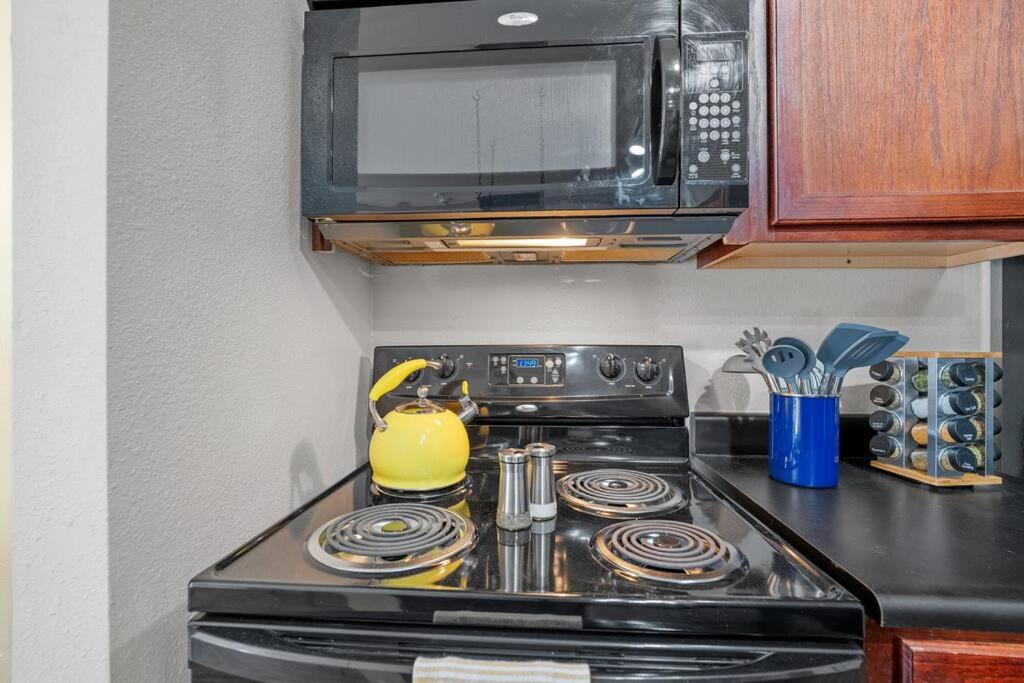 HEIRS VENTURES : MIDTOWN - Near Hospitals . Pet Friendly . With Washer and Dryer - Housity