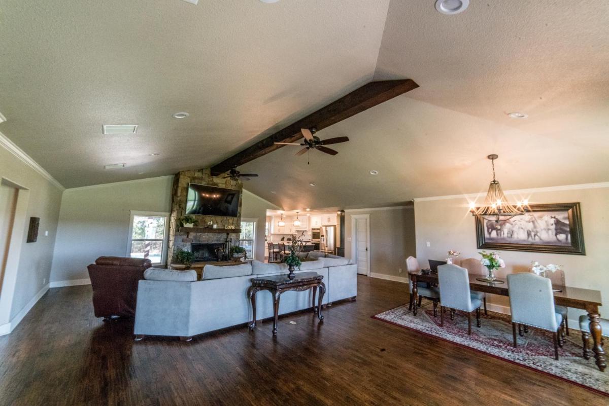 Queen and Duke Cottage - Housity