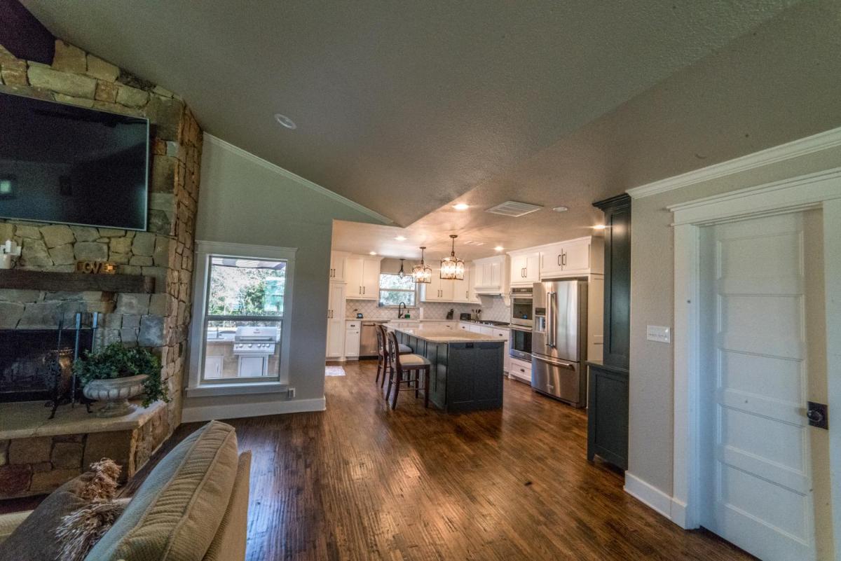 Queen and Duke Cottage - Housity
