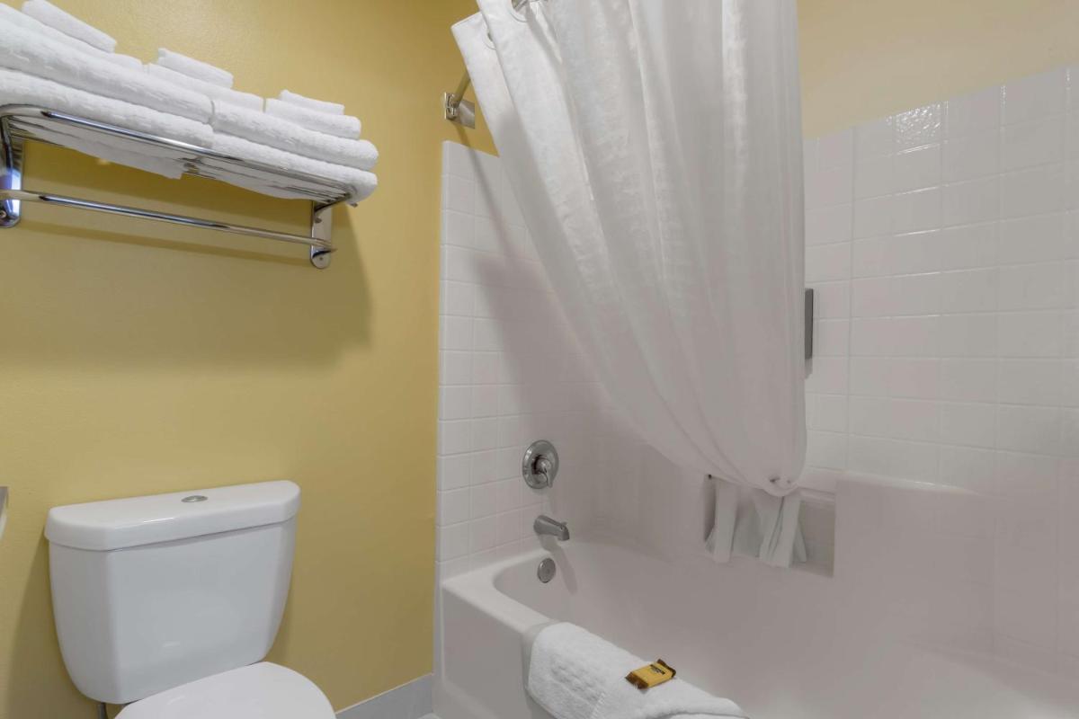 Best Western Plus Park Place Inn & Suites - Housity