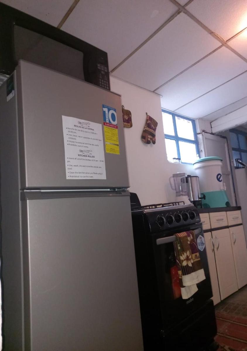 4 Grados Hostel - Housity