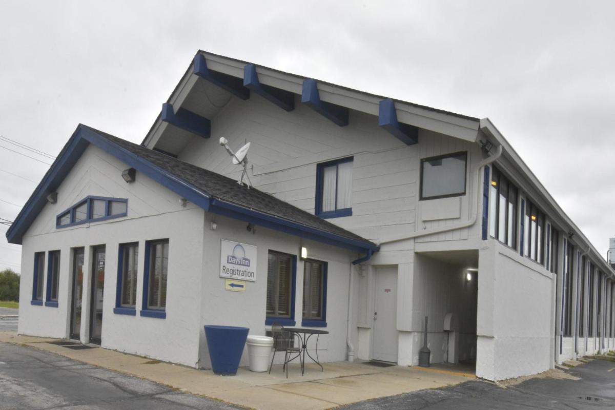 Days Inn by Wyndham West Allis/Milwaukee - Housity