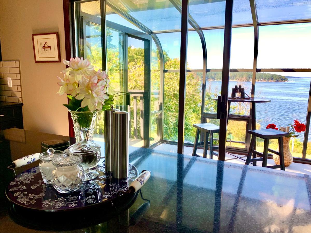 Ocean view 5 bedrooms and karaoke & movie room - Housity