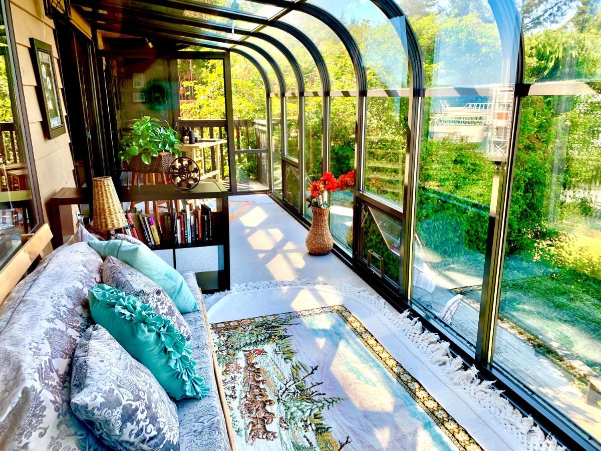 Ocean view 5 bedrooms and karaoke & movie room - Housity