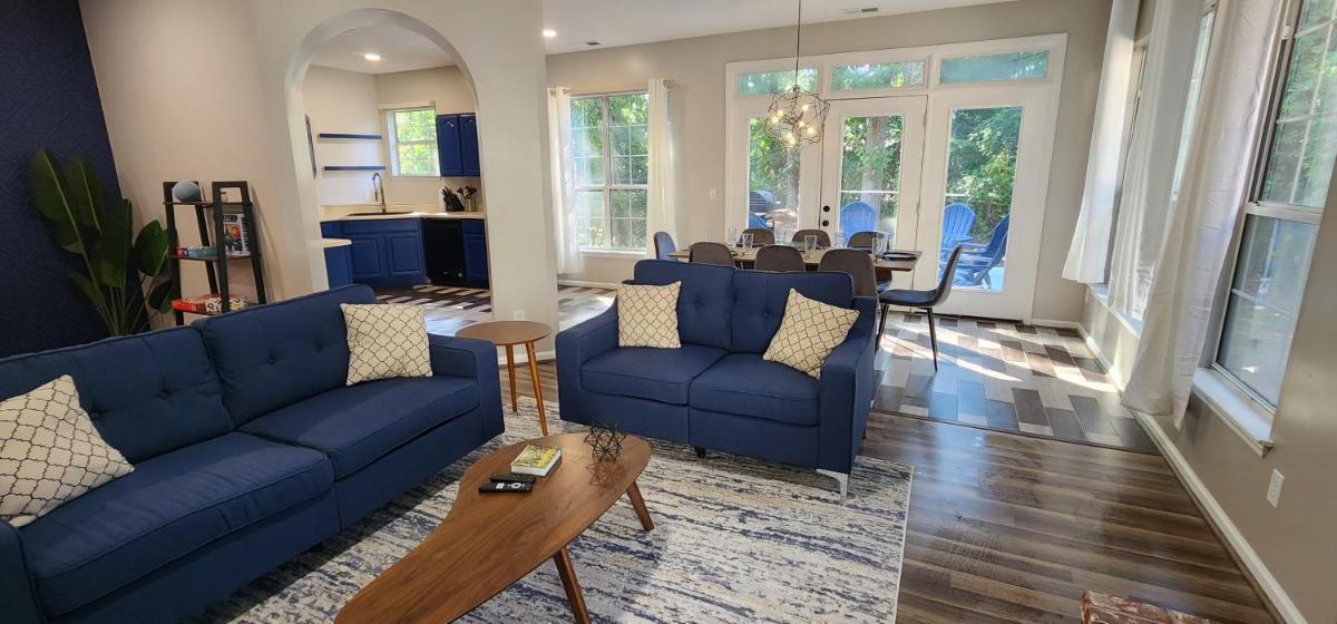 NEW! Wanna Savannah House, Modern, Great location! - Housity