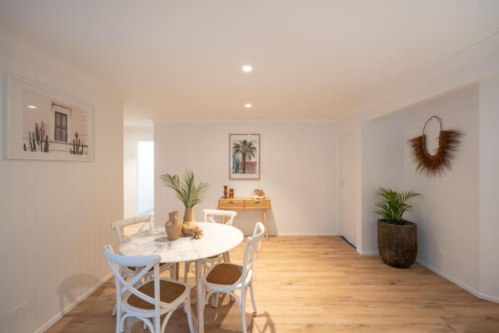 Beach House! 4 Bedroom Holiday Home Near Byron Bay - Housity