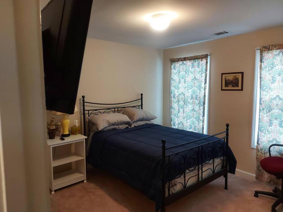 Beautiful spacious 5 Bedroom home - Housity