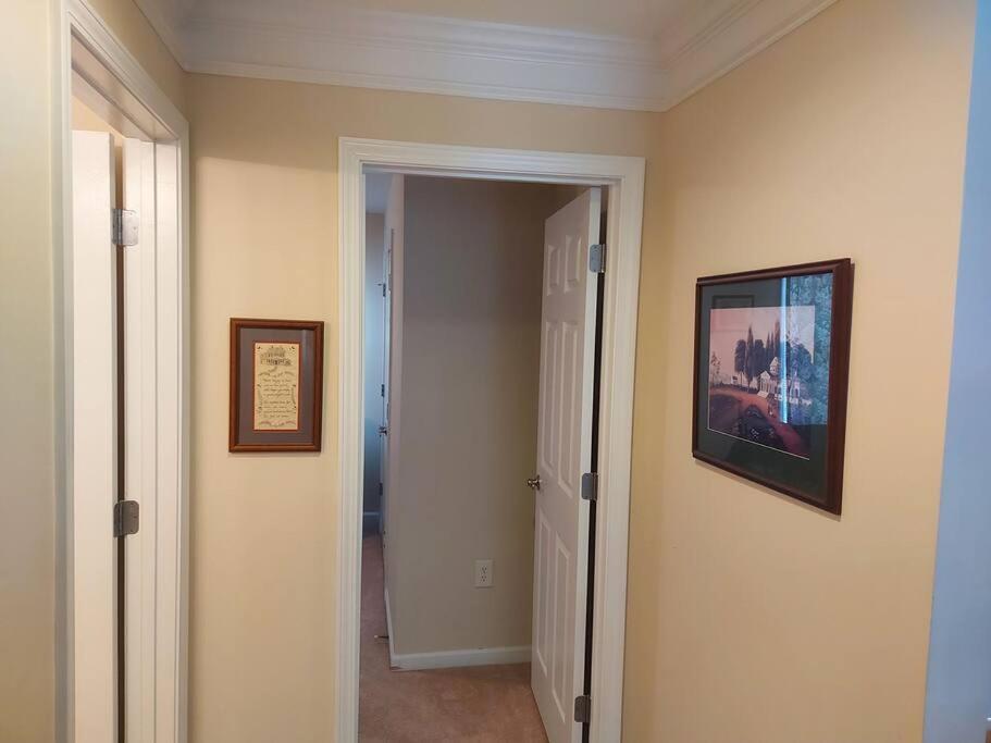 Beautiful spacious 5 Bedroom home - Housity