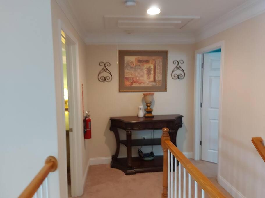Beautiful spacious 5 Bedroom home - Housity