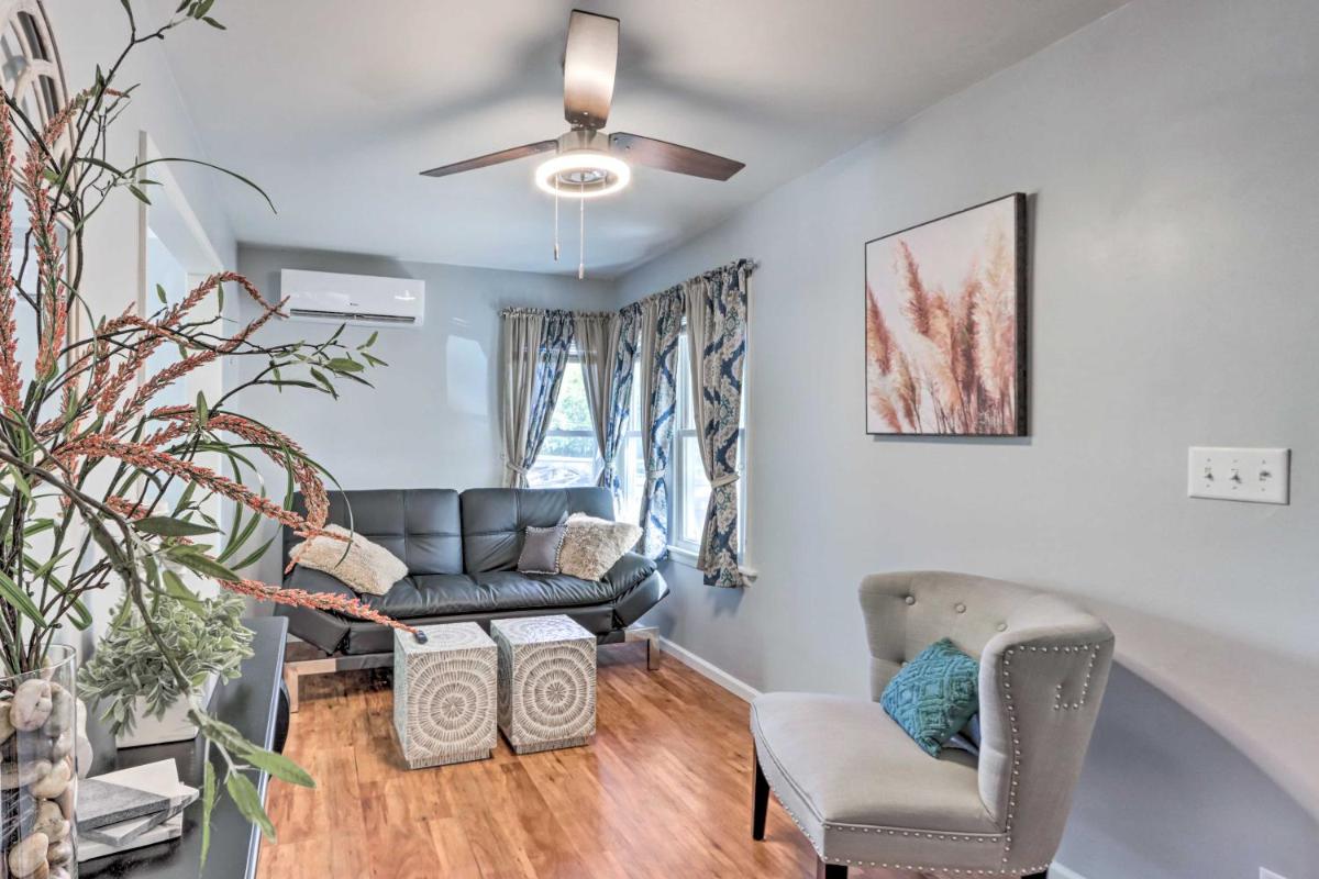 Cozy Warsaw Cottage Walk to Drake Harbor! - Housity