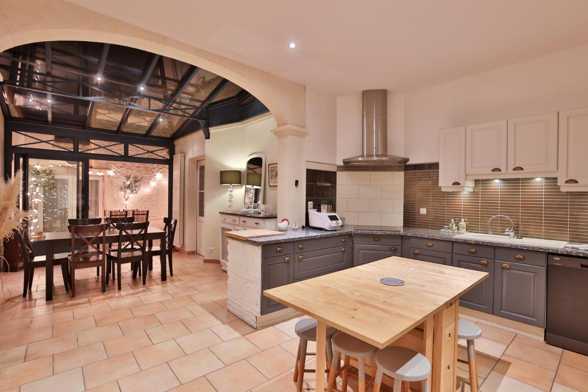 La Généreuse #Patio #Hyper-centre #4 personnes - Housity