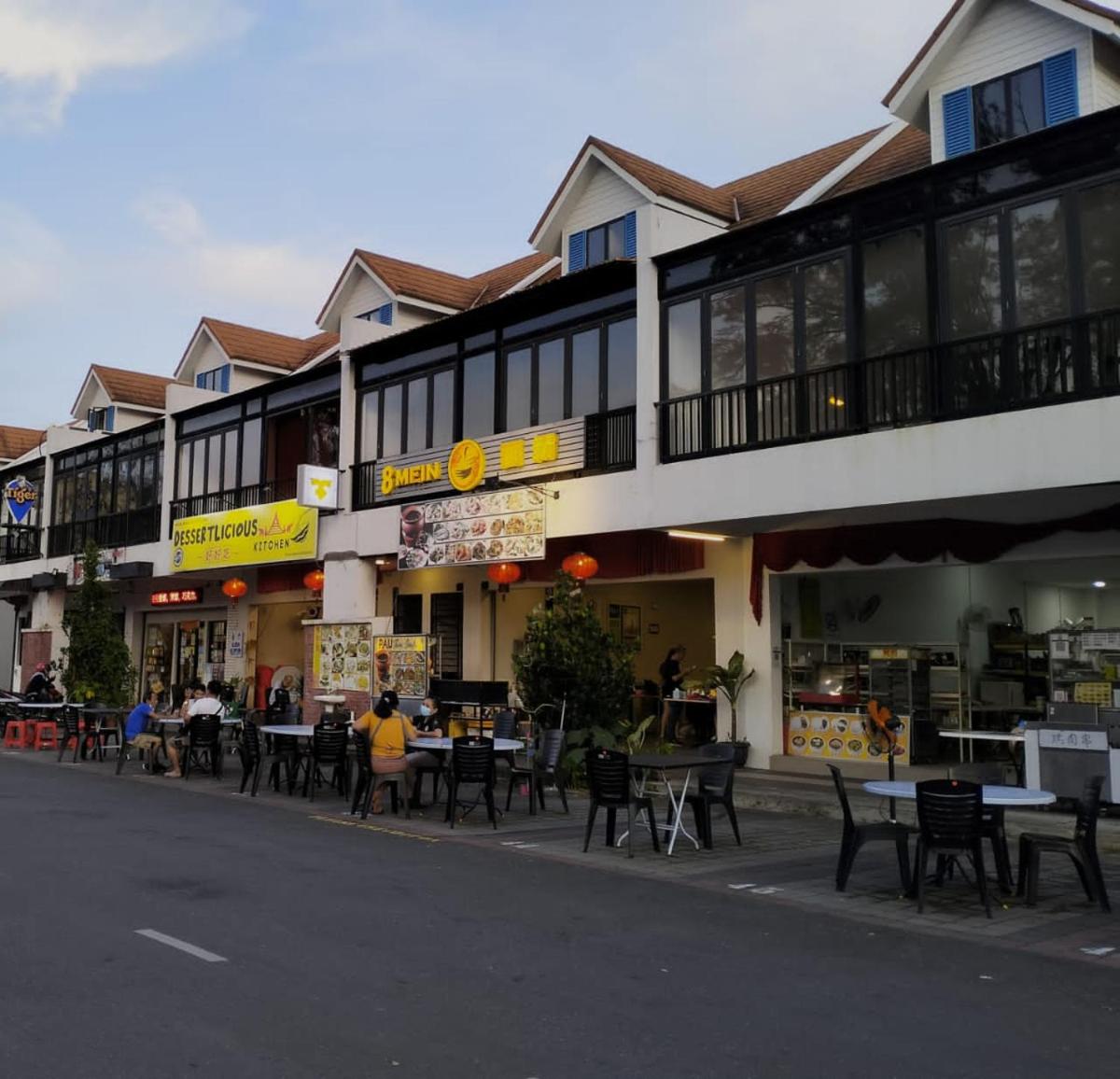 Suitetrails - CENTURY SURIA APPTMENT