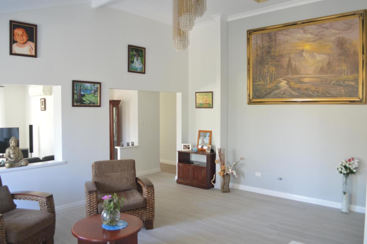 Suitetrails - Beautiful Coastal Home in Hillarys, Perth, Western Australia