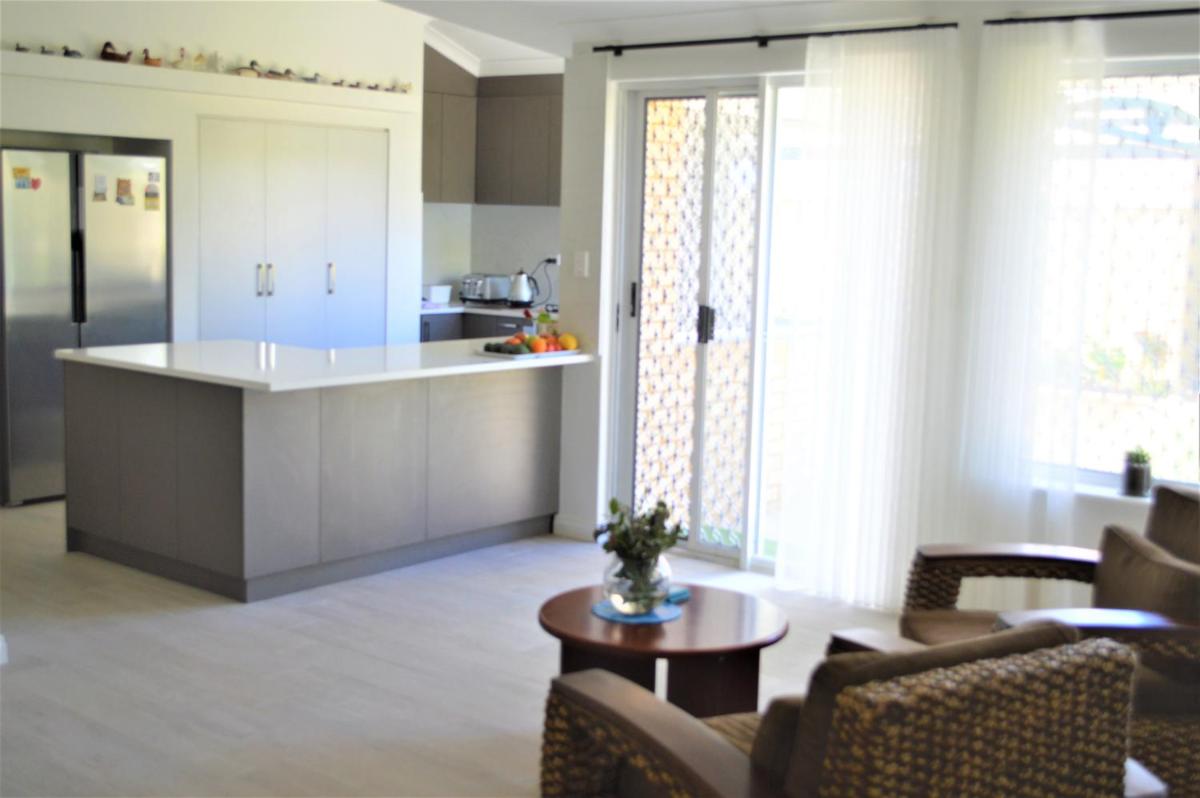 Suitetrails - Beautiful Coastal Home in Hillarys, Perth, Western Australia
