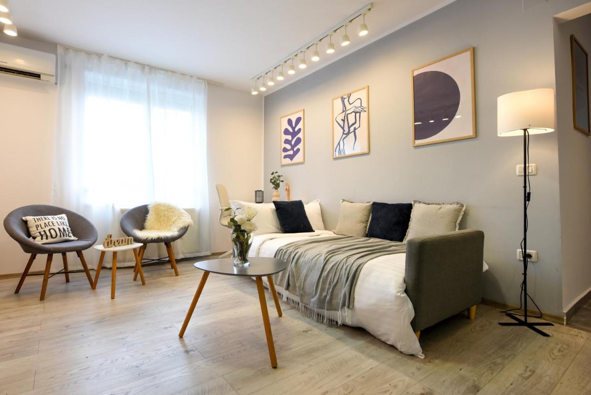 Suitetrails - THUNDERSTORM - Spacious 2BR Apt at Piata Romana