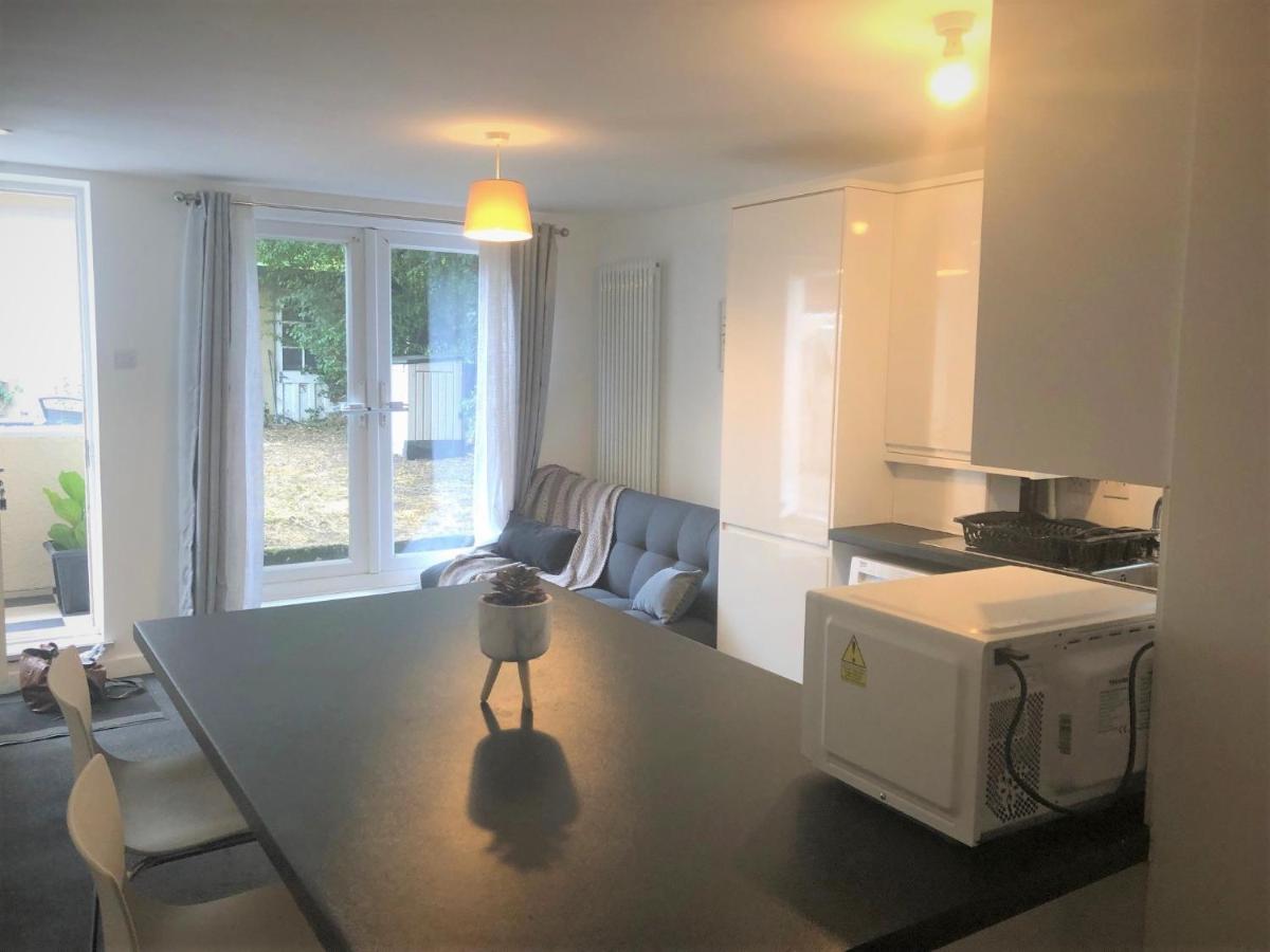 Jem in Leyton apartment - Housity