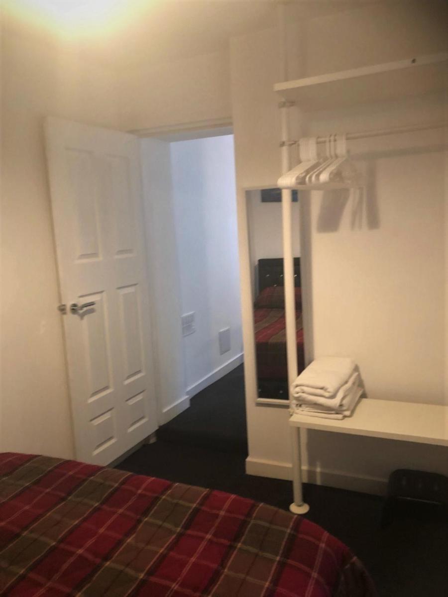 Jem in Leyton apartment - Housity