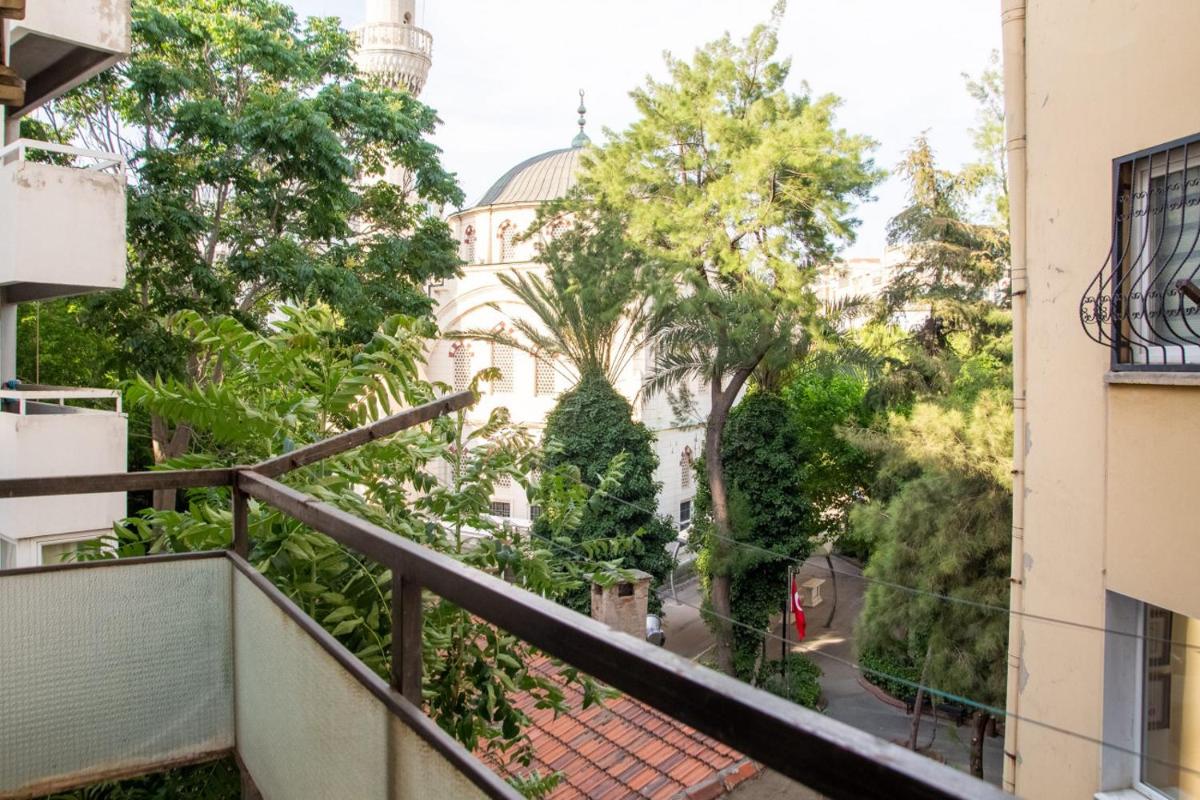 Flat with Balcony in Alsancak - Housity