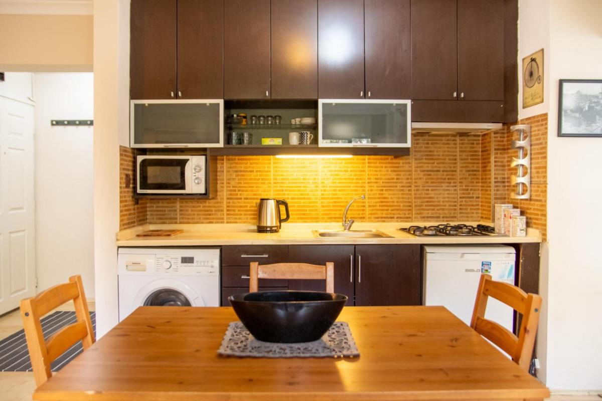 Flat with Balcony in Alsancak - Housity