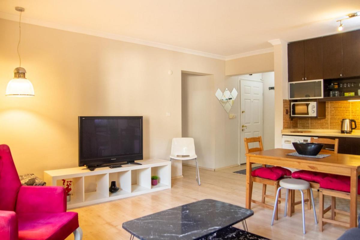 Flat with Balcony in Alsancak - Housity