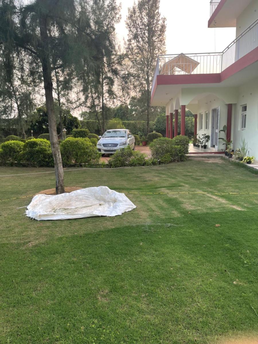 4BHK Farm House with Lawn & Terrace-Taroh Greens - Housity