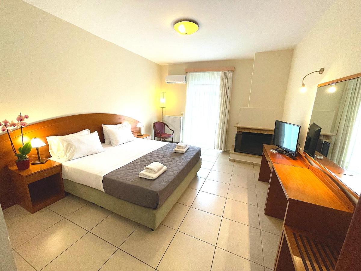 Corinthian Village - Housity
