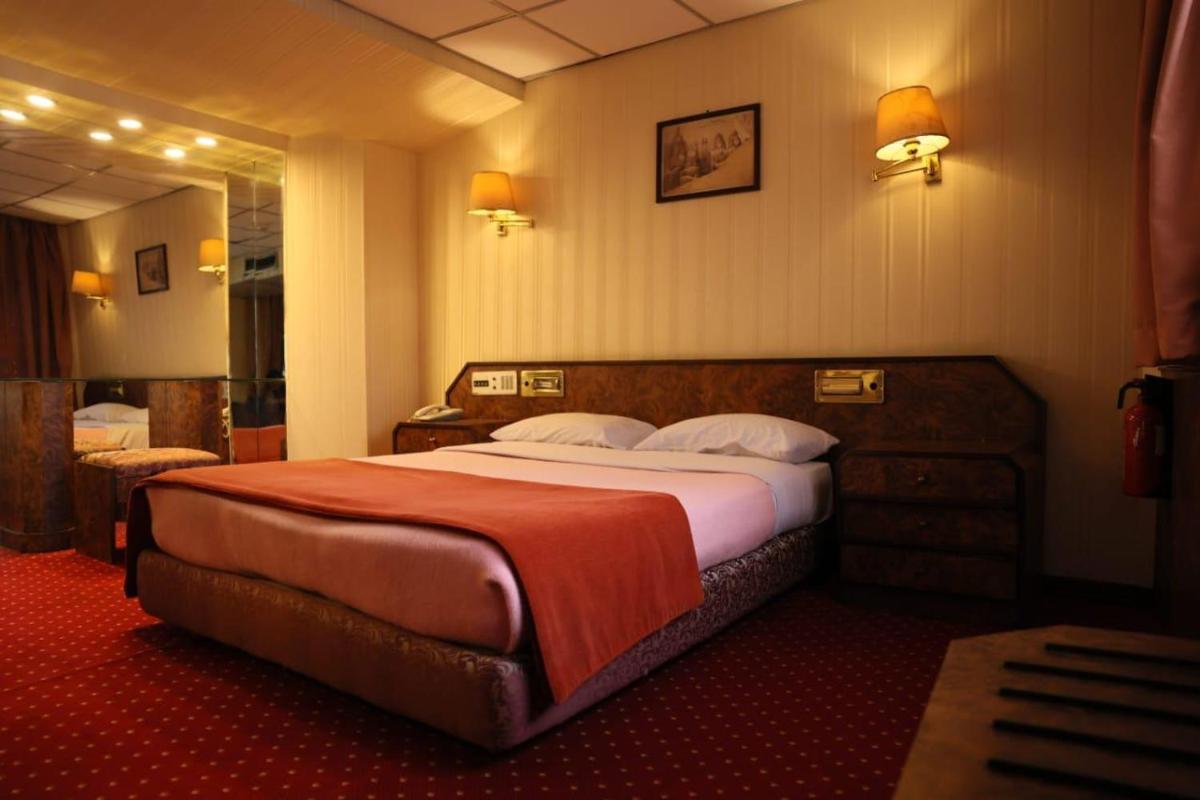 Tut Hotp Hotel - Aurora - Housity