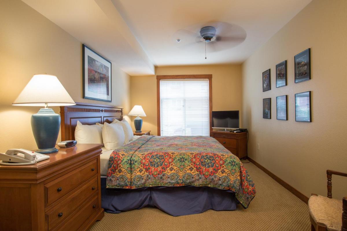 3221 - Three Bedroom Standard Powderhorn Lodge condo - Housity