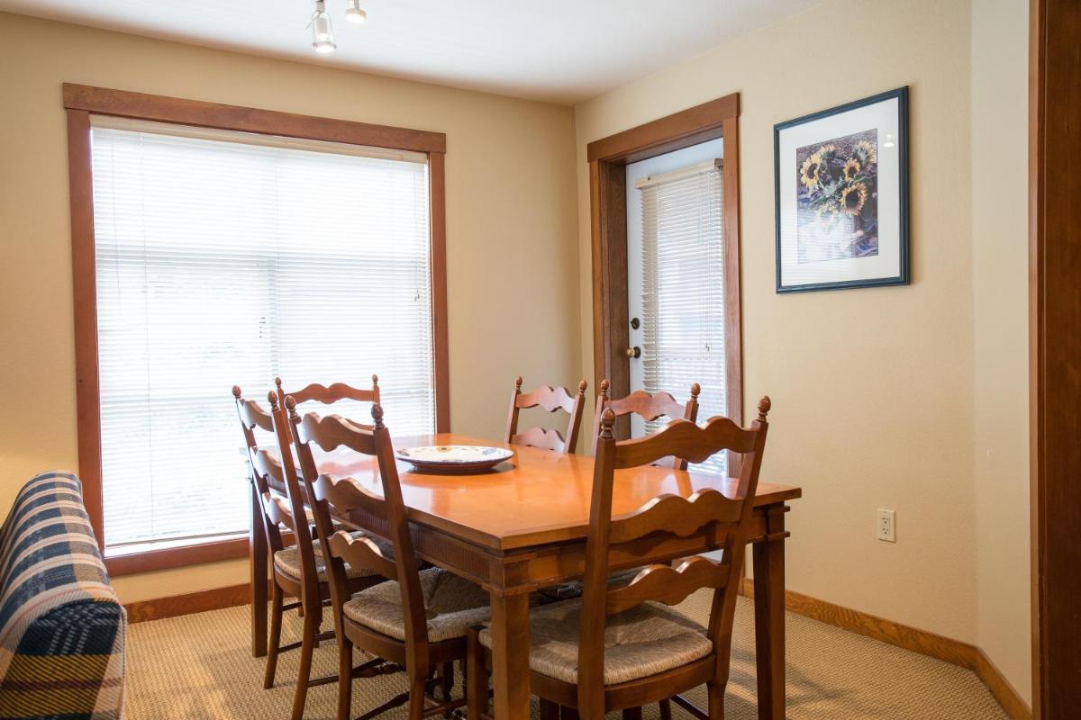3221 - Three Bedroom Standard Powderhorn Lodge condo - Housity