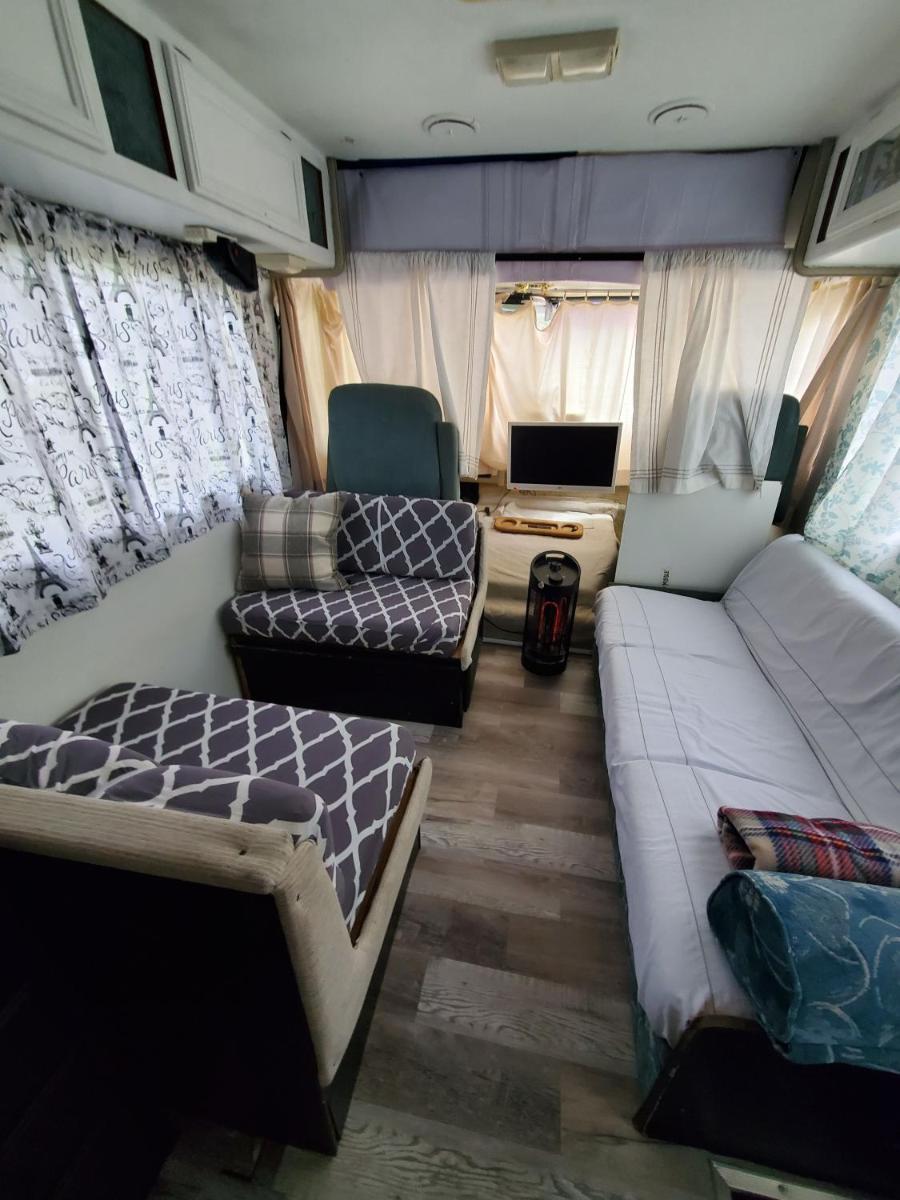34ft Mobile Home Near Yale U - Housity