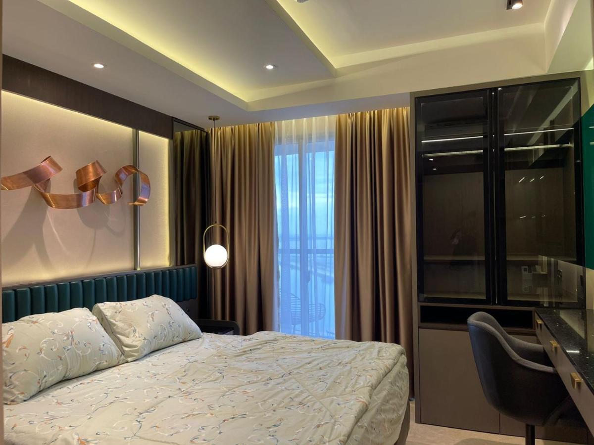 Gold Coast Apartemen PIK by Dluxx - Housity
