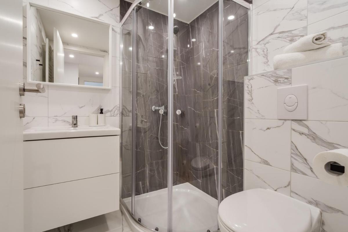 Suitetrails - K33- Boutique Apartments, Best Location, by BQA