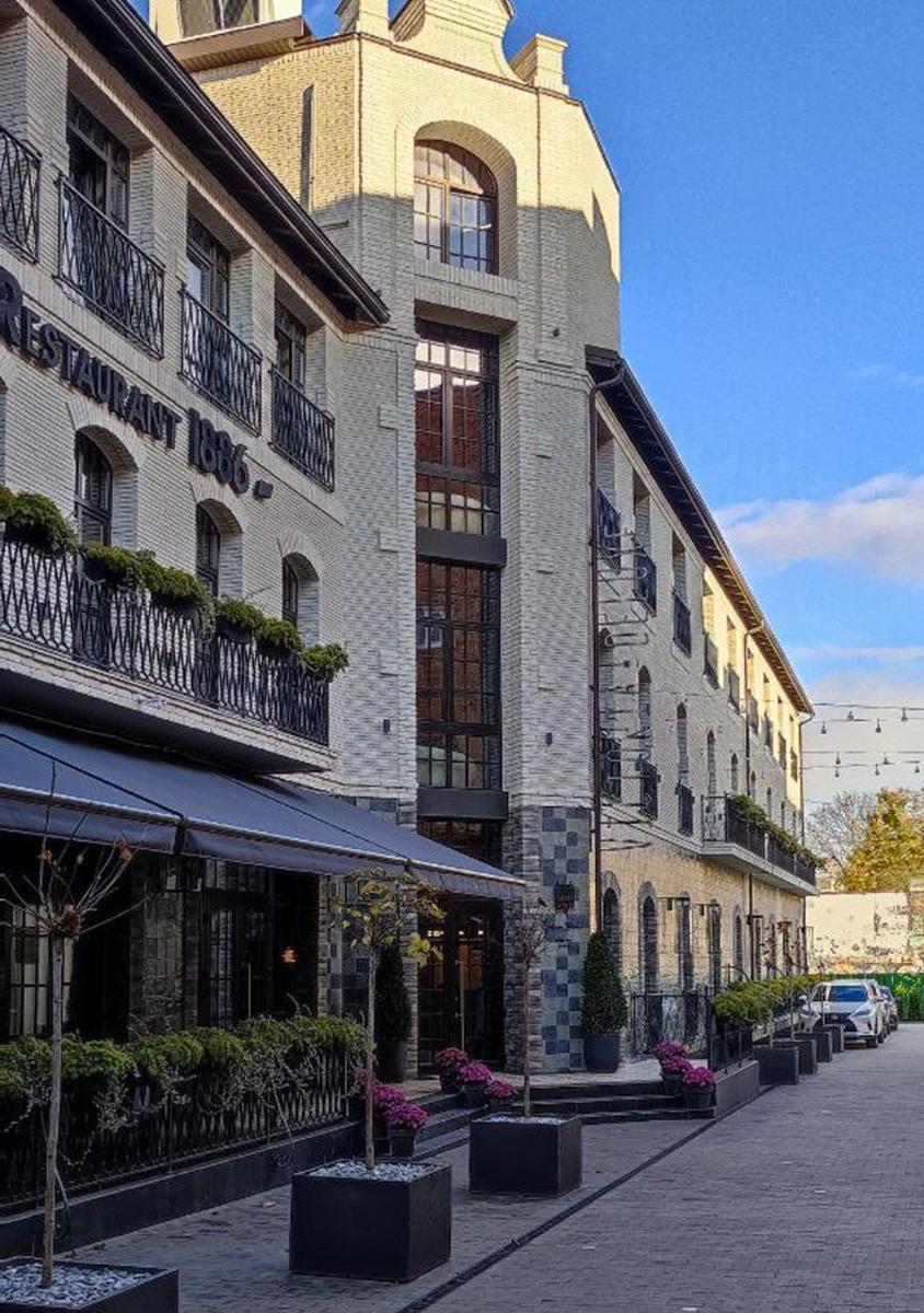 Victoria Deluxe Hotel - Housity