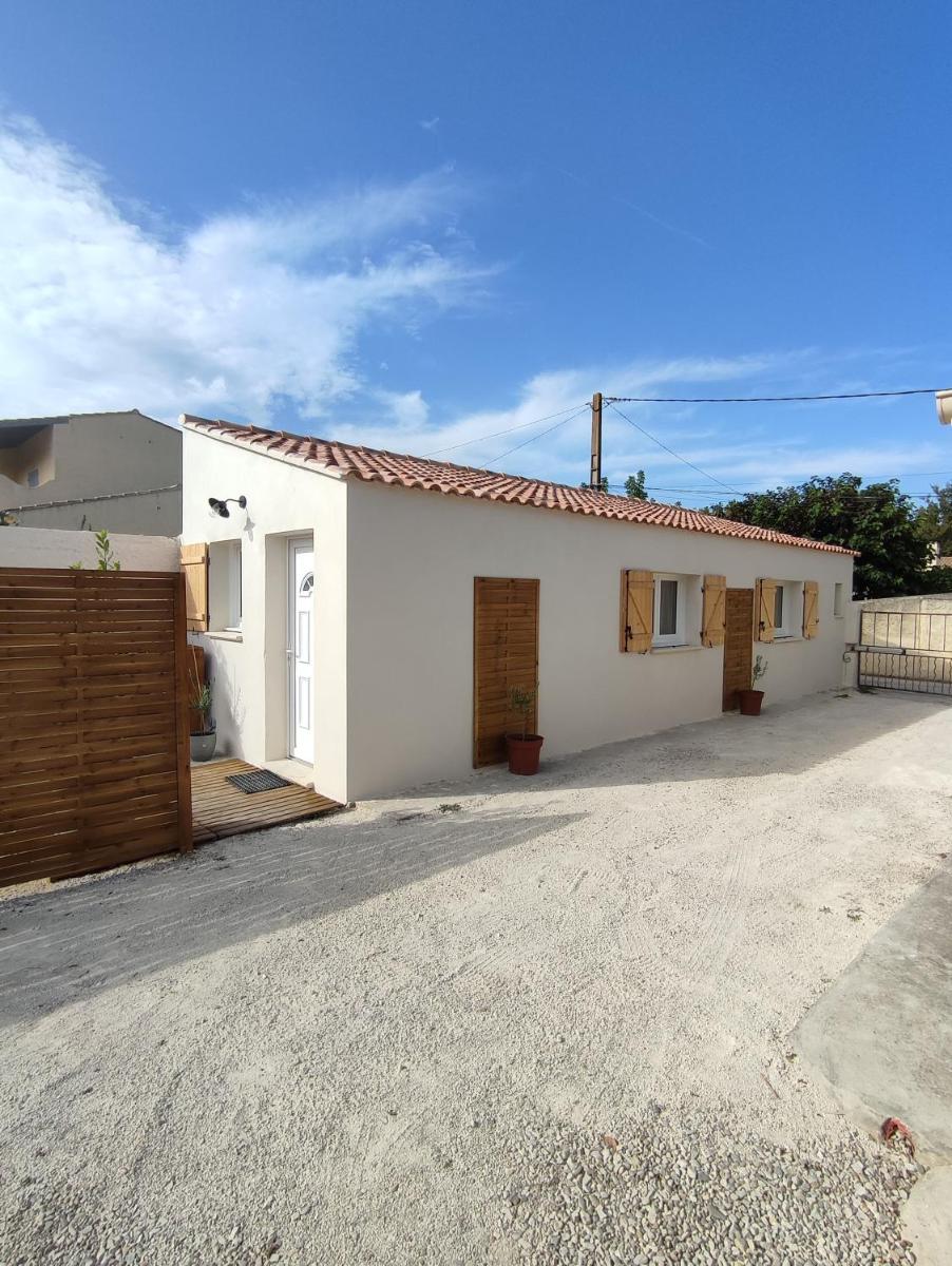 Paisible maisonnette à Entraigues sur la Sorgue - Housity