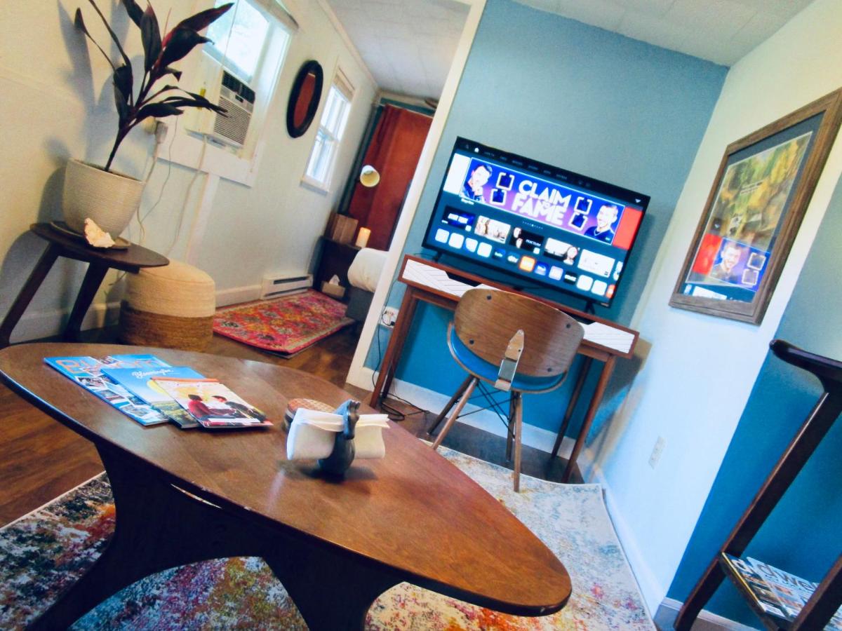 Boho-Chic Studio - Unit 1 - Housity