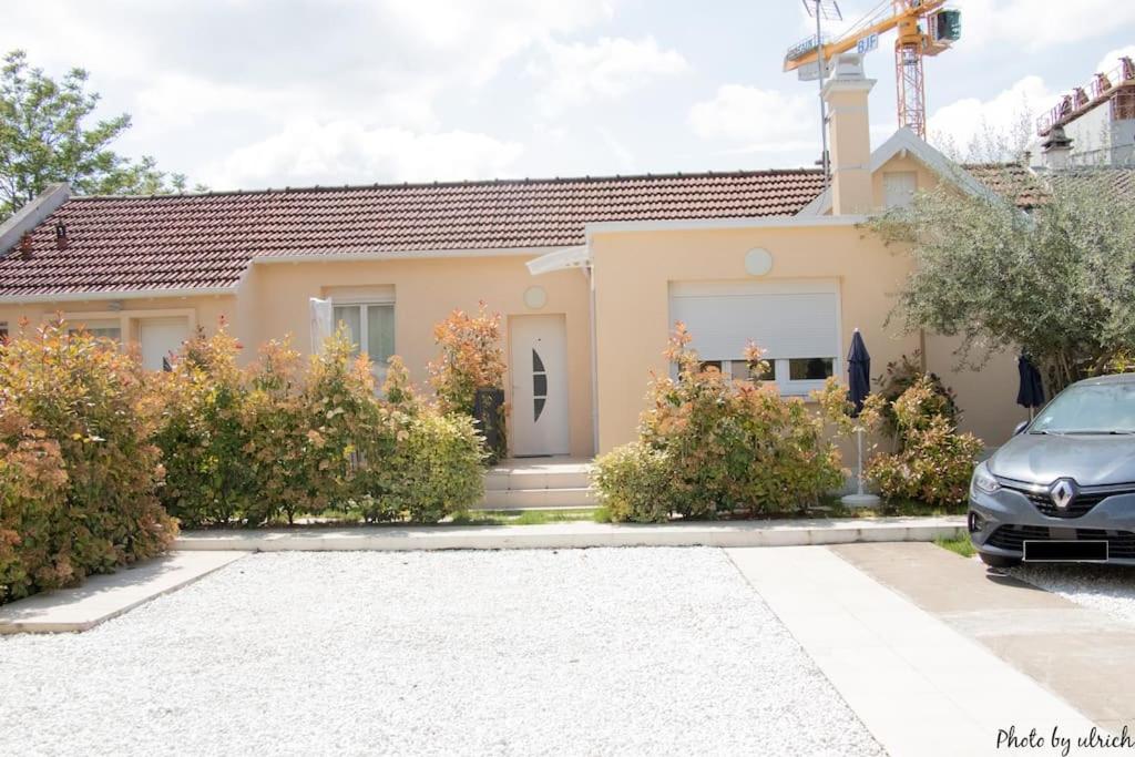 Magnificent One Bed Room Appartement with Terrasse Options, Parking and Air conditionner - Housity