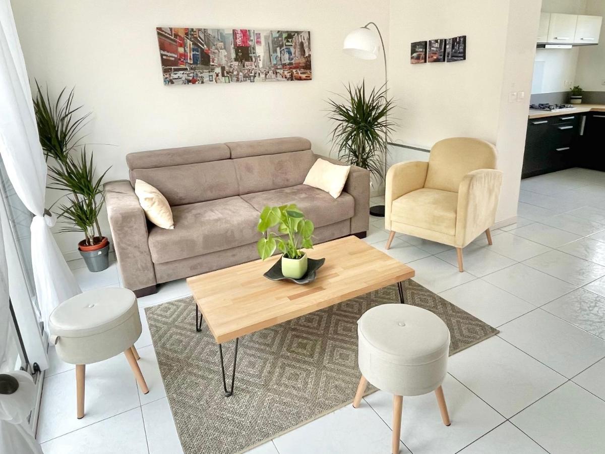 Location maison Jardin Gîte Angers Les Ponts de Cé - Housity
