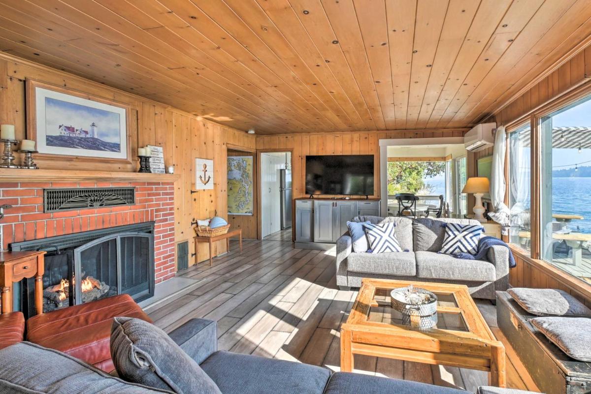 Waterfront Olympia Home with Private Beach and Kayaks! - Housity