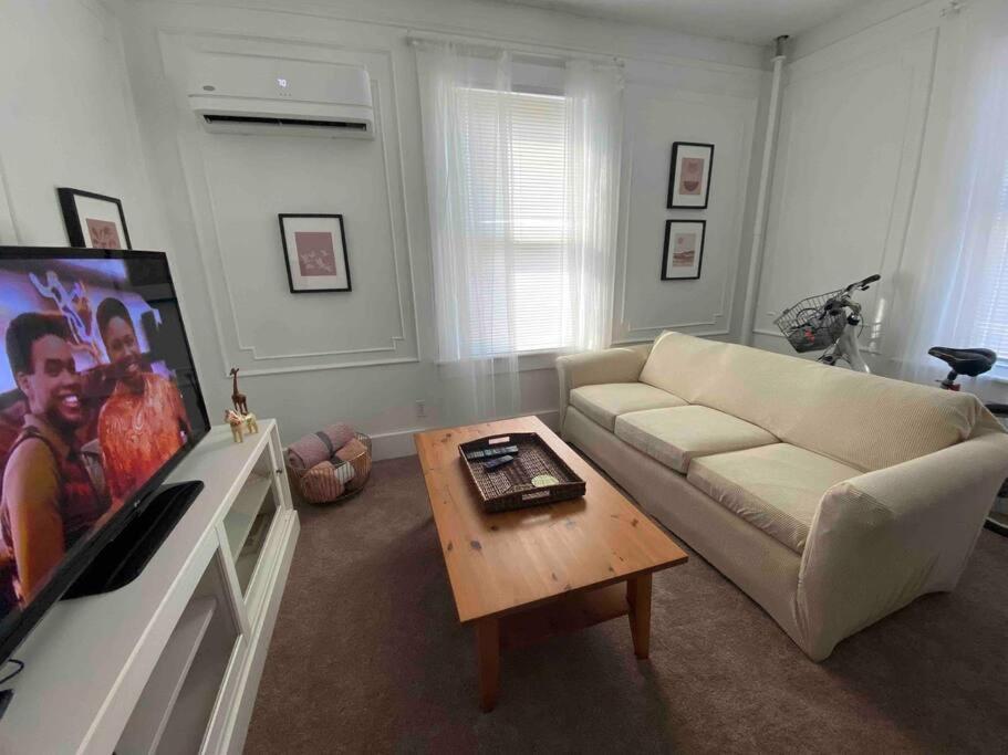 Cute 3-bedroom in Groton / Remote work! - Housity