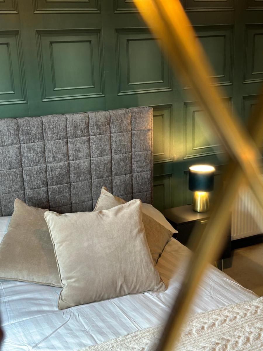 West End Luxury - 5* Apt with en-suite - Housity